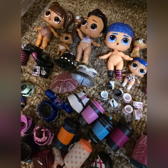 L.O.L dolls And Accessories Bundle - Picture 3 of 7